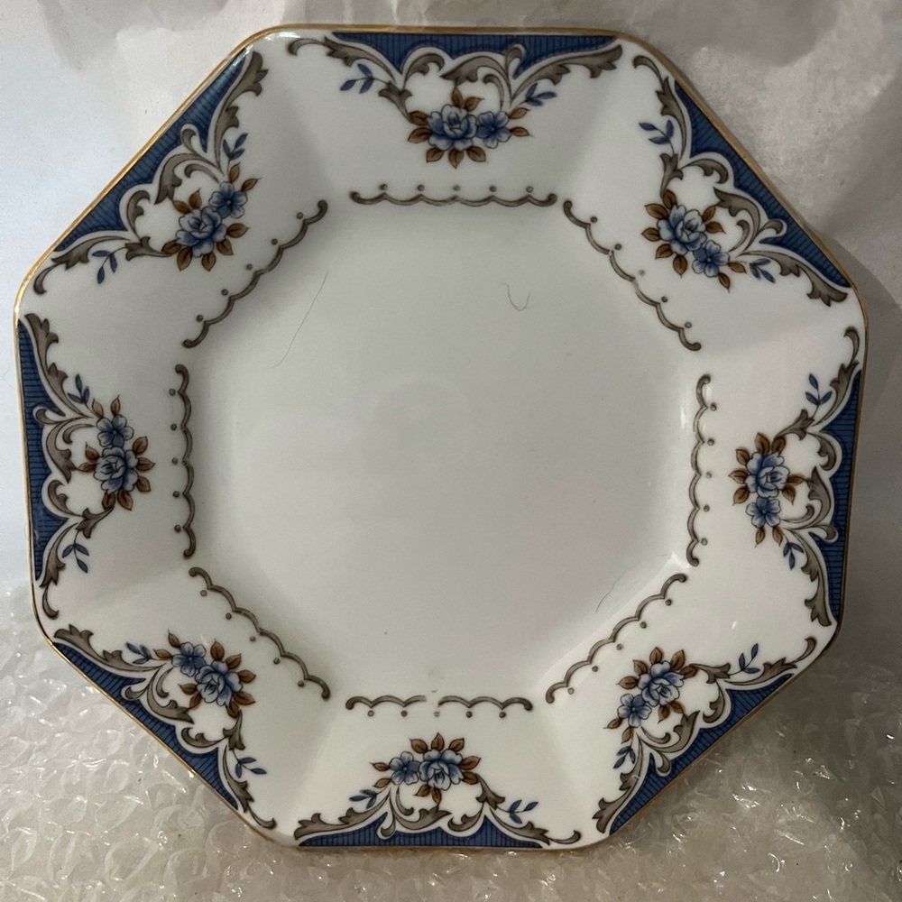 Elegant Blue and White Octagonal Plate